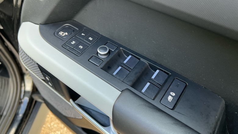 Land Rover Defender 2.0 D240 HSE 110 5dr Auto [6 Seat] Diesel Estate